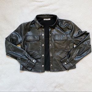 Iconic cropped faux leather jacket🖤💸